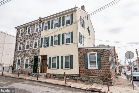 Townhouse For Rent - 133 Dupont Street<br/> PHILADELPHIA, PA 19127