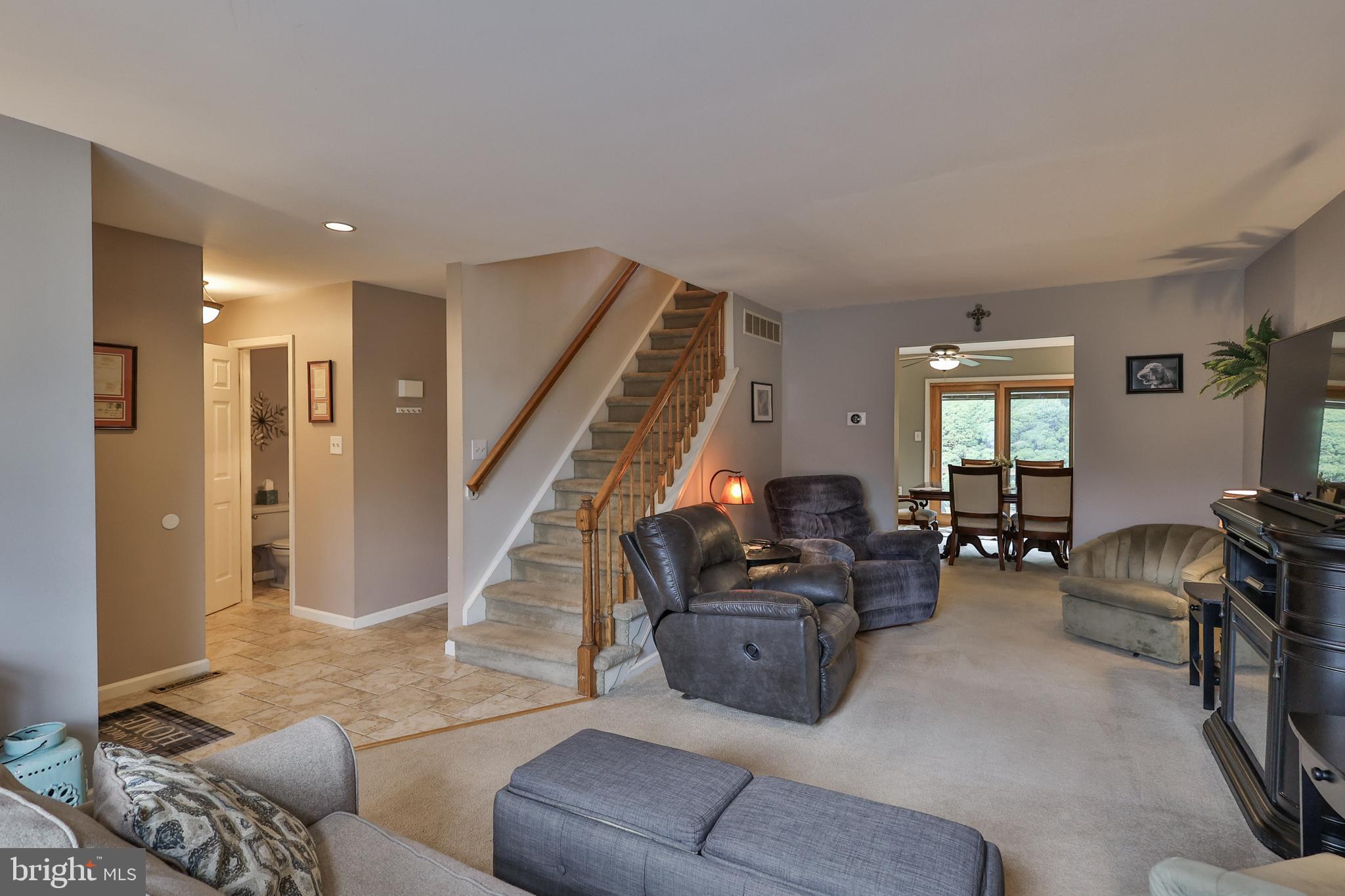 422 TAMARACK DRIVE