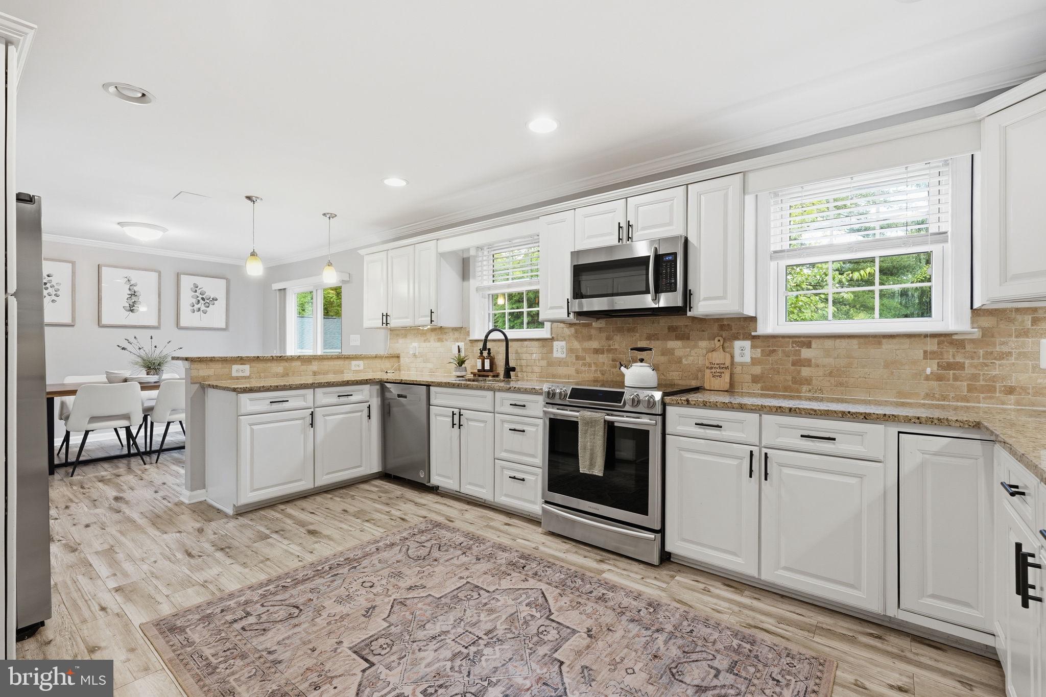 925 RYECROFT COURT