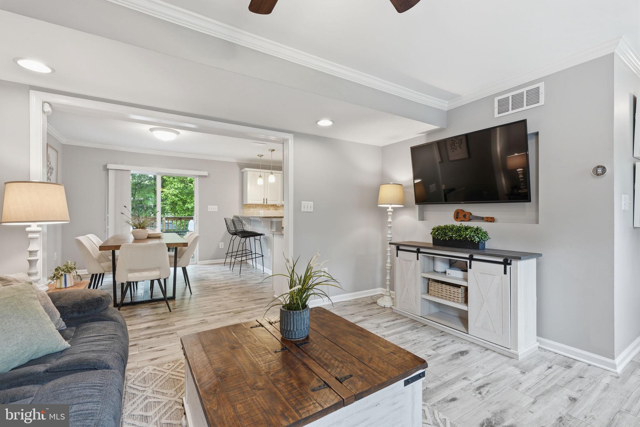925 RYECROFT COURT