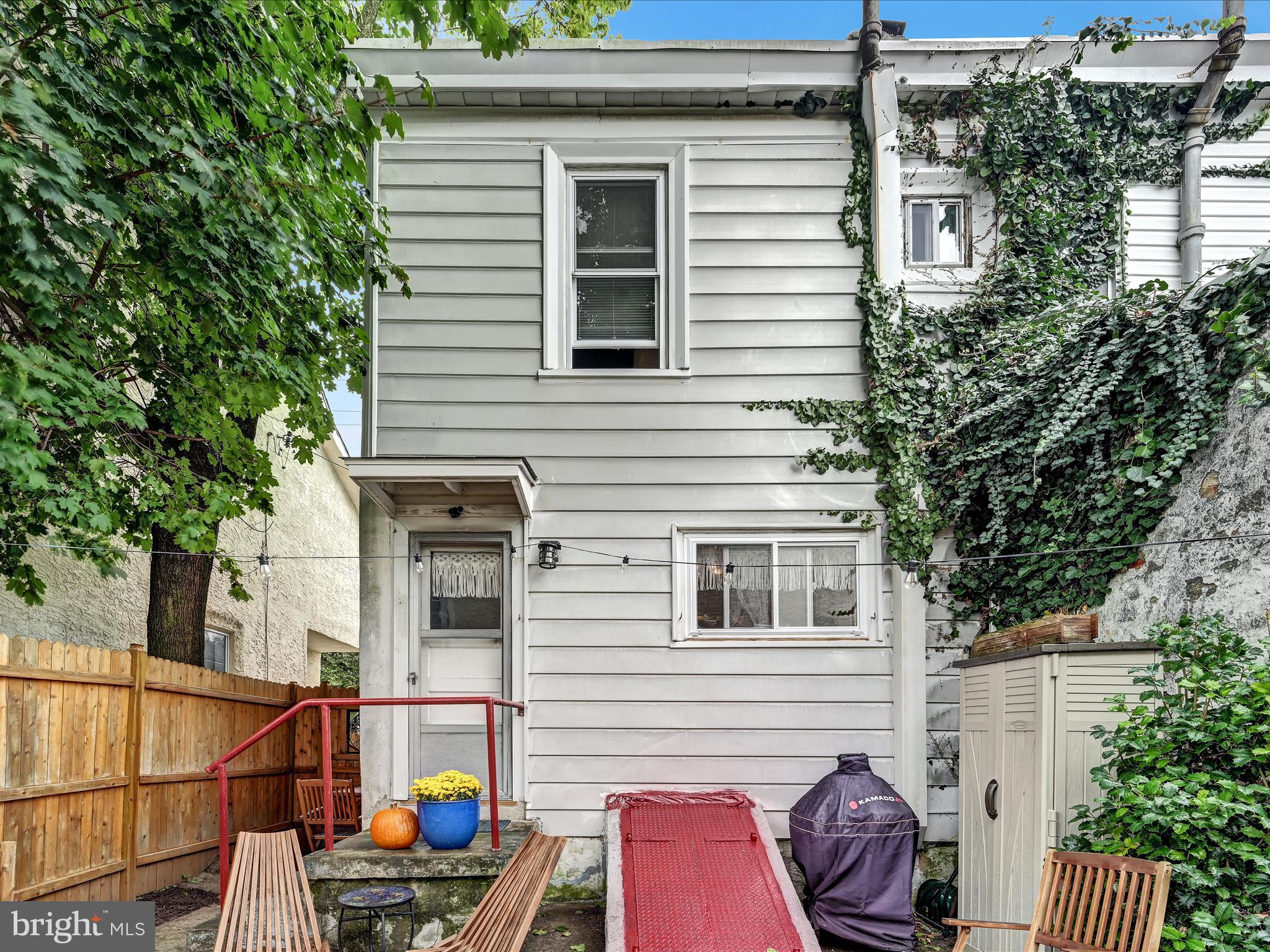 ROXBOROUGH - Residential