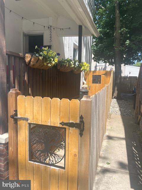 ROXBOROUGH - Residential