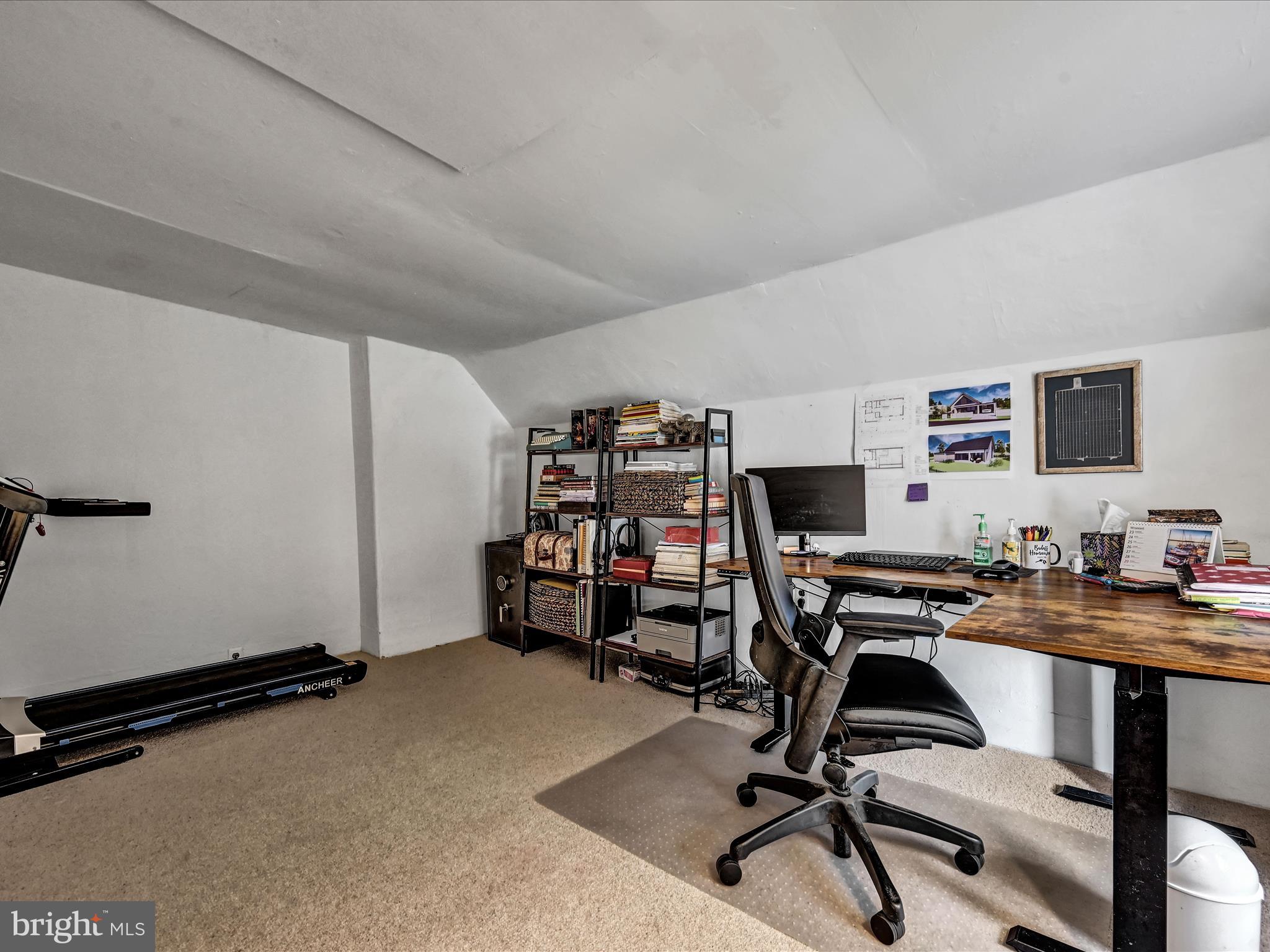 ROXBOROUGH - Residential