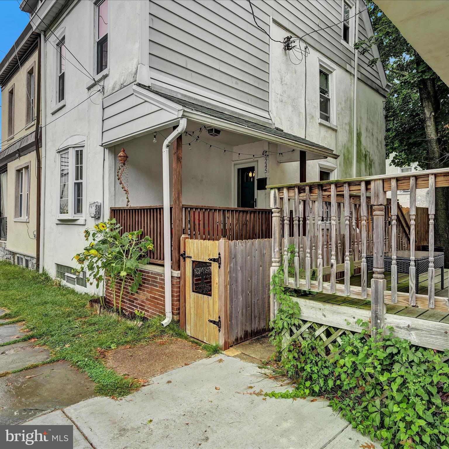 ROXBOROUGH - Residential