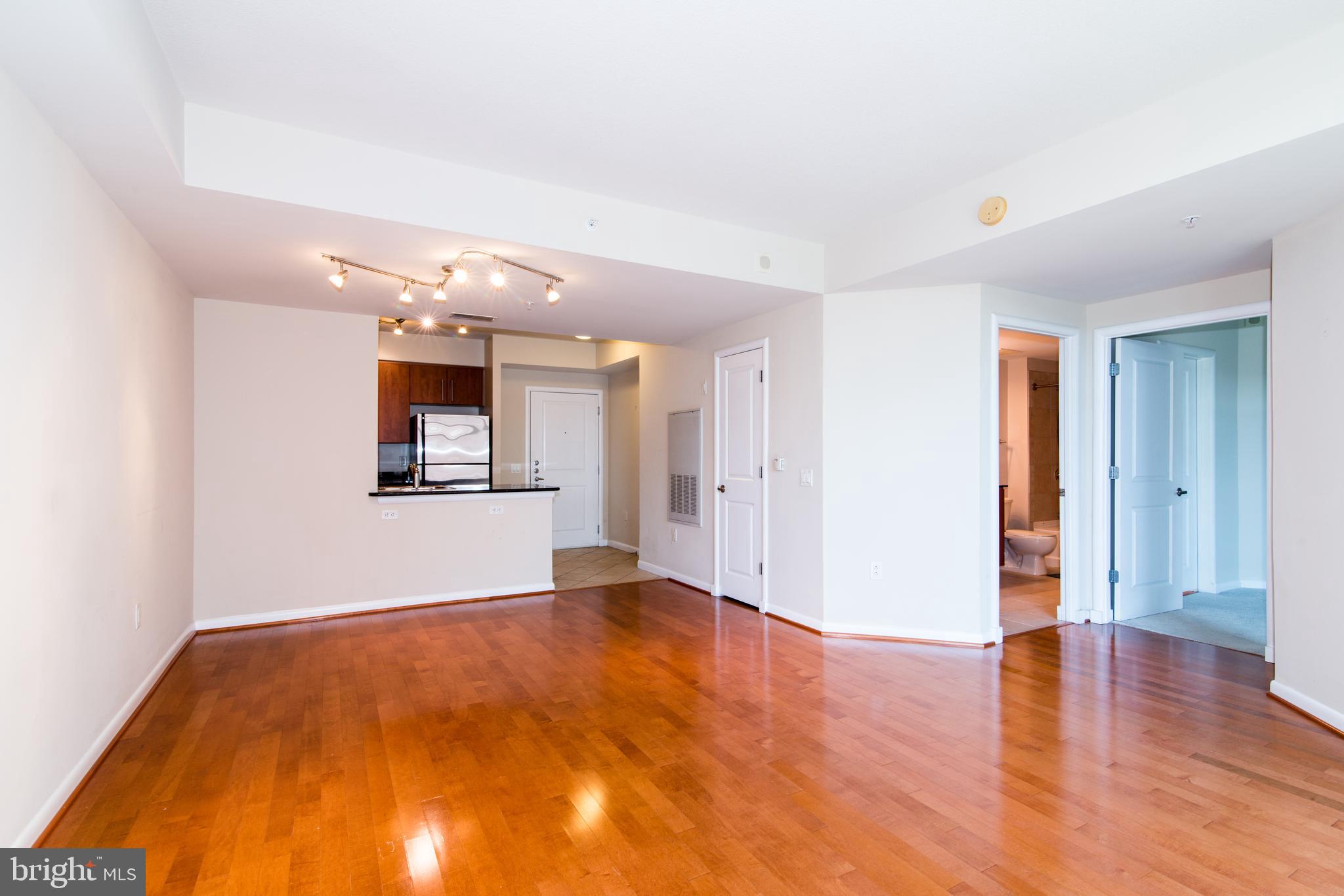 CLARENDON 1021 - Residential Lease