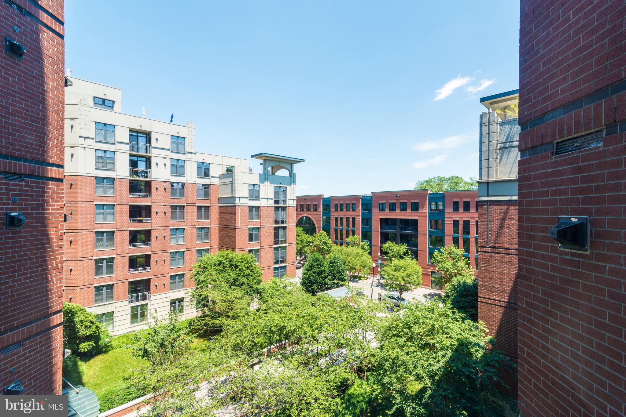 CLARENDON 1021 - Residential Lease