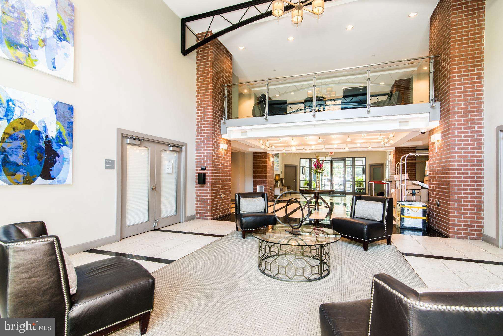 CLARENDON 1021 - Residential Lease