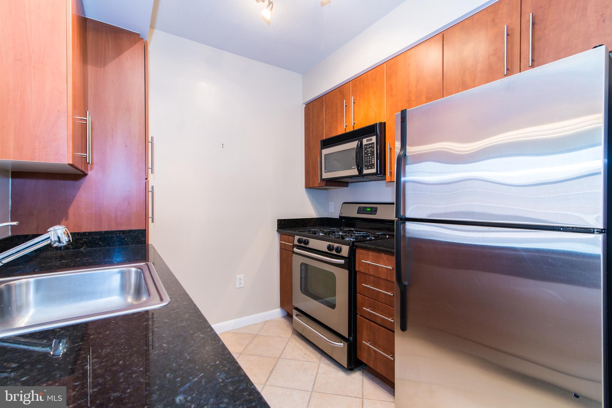 CLARENDON 1021 - Residential Lease