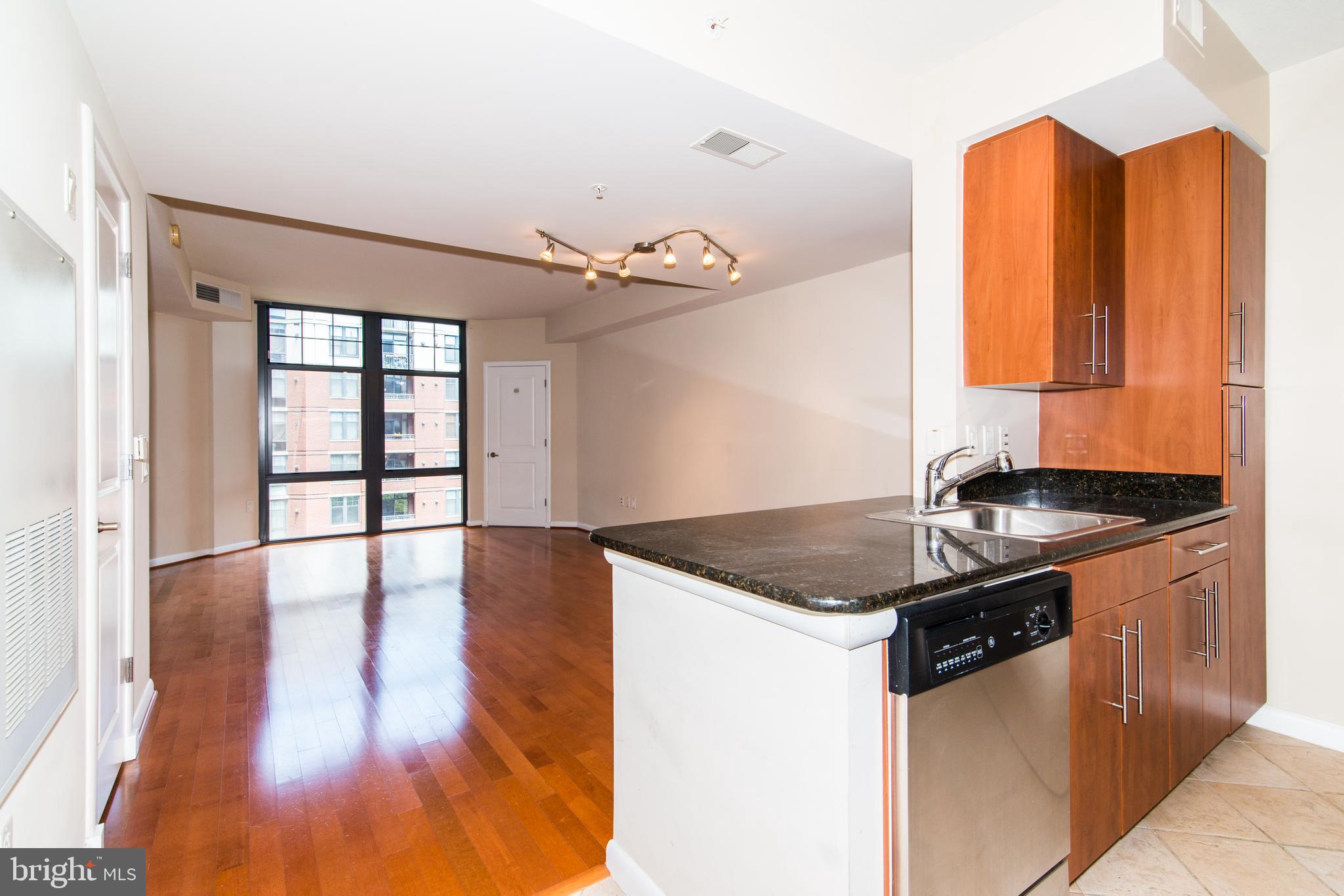 CLARENDON 1021 - Residential Lease