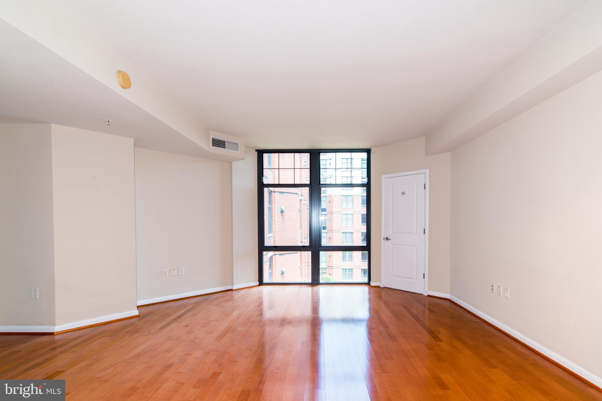 CLARENDON 1021 - Residential Lease