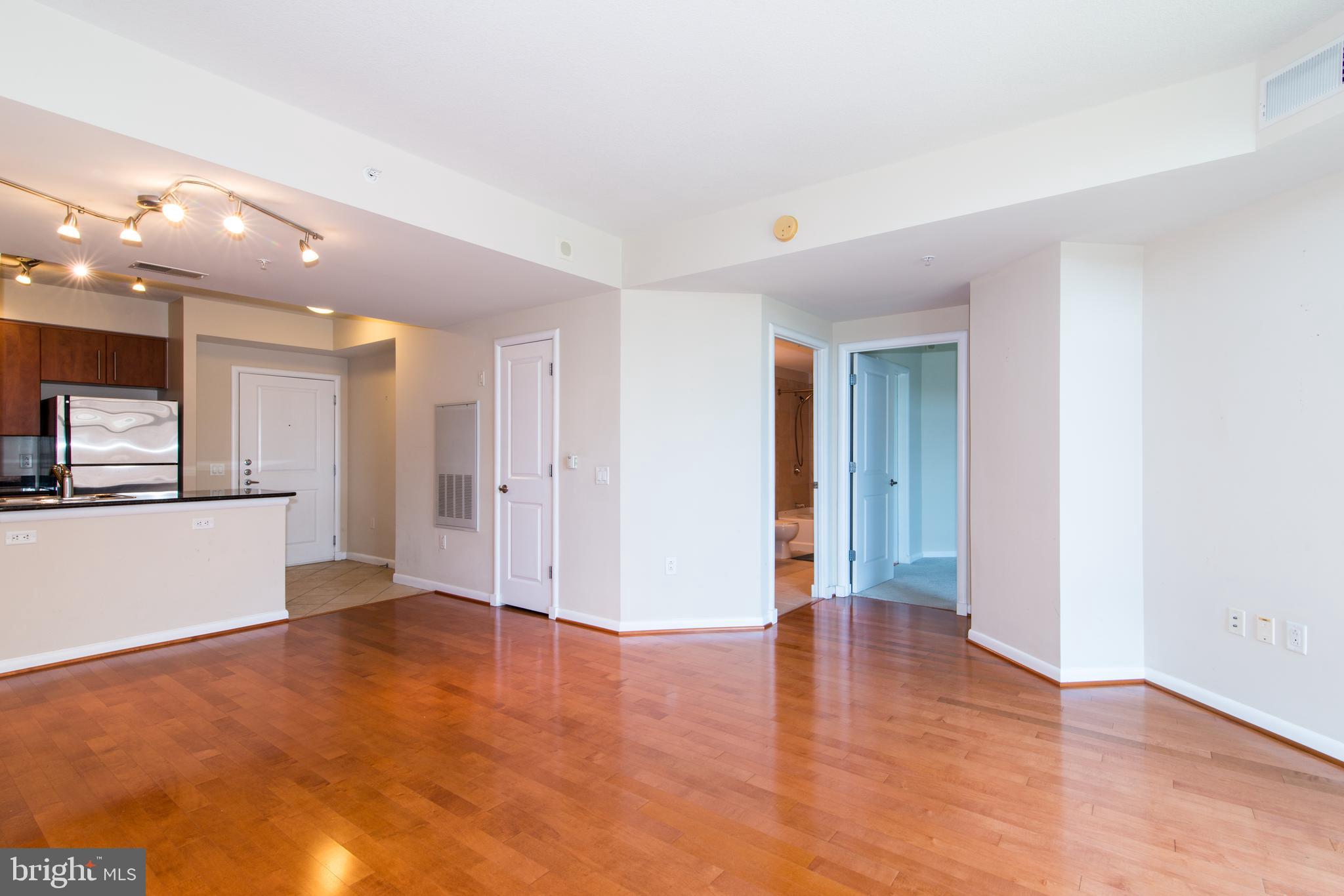 CLARENDON 1021 - Residential Lease