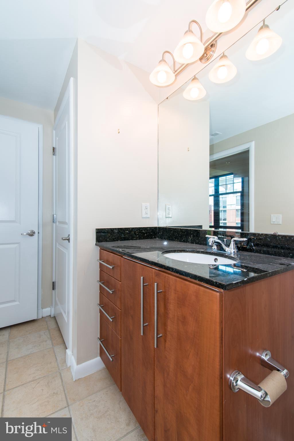 CLARENDON 1021 - Residential Lease