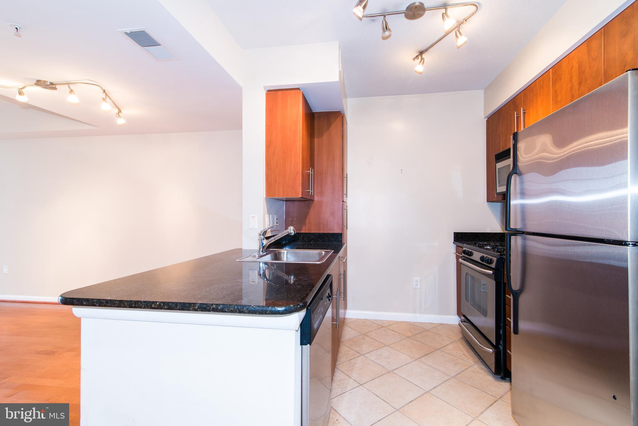 CLARENDON 1021 - Residential Lease