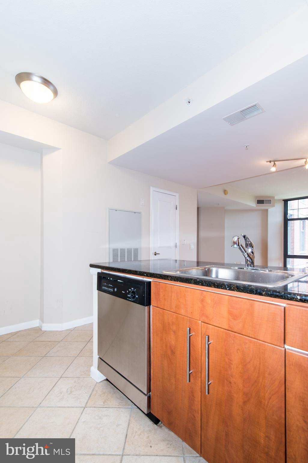CLARENDON 1021 - Residential Lease