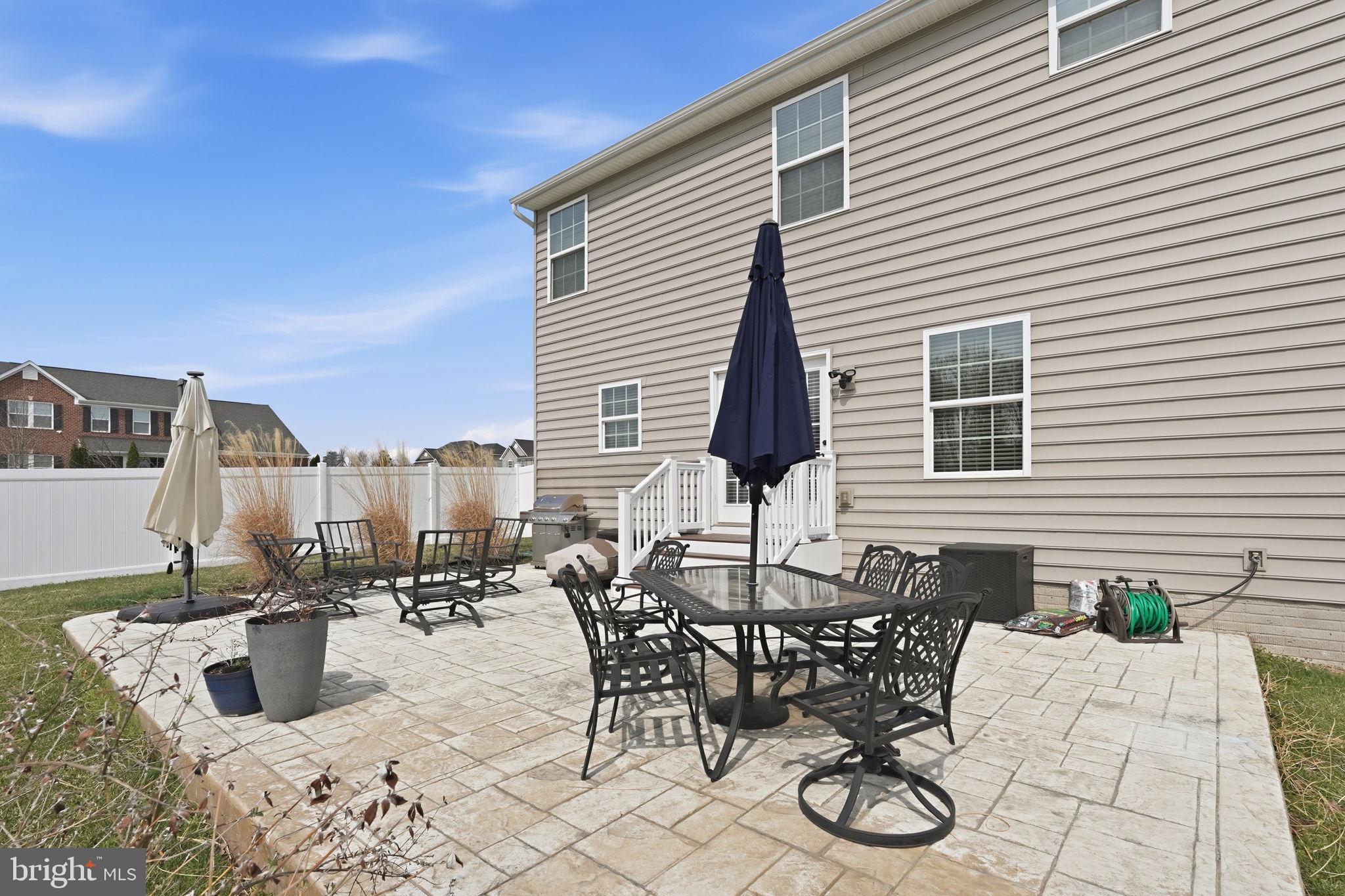 LIBERTY KNOLLS - Residential