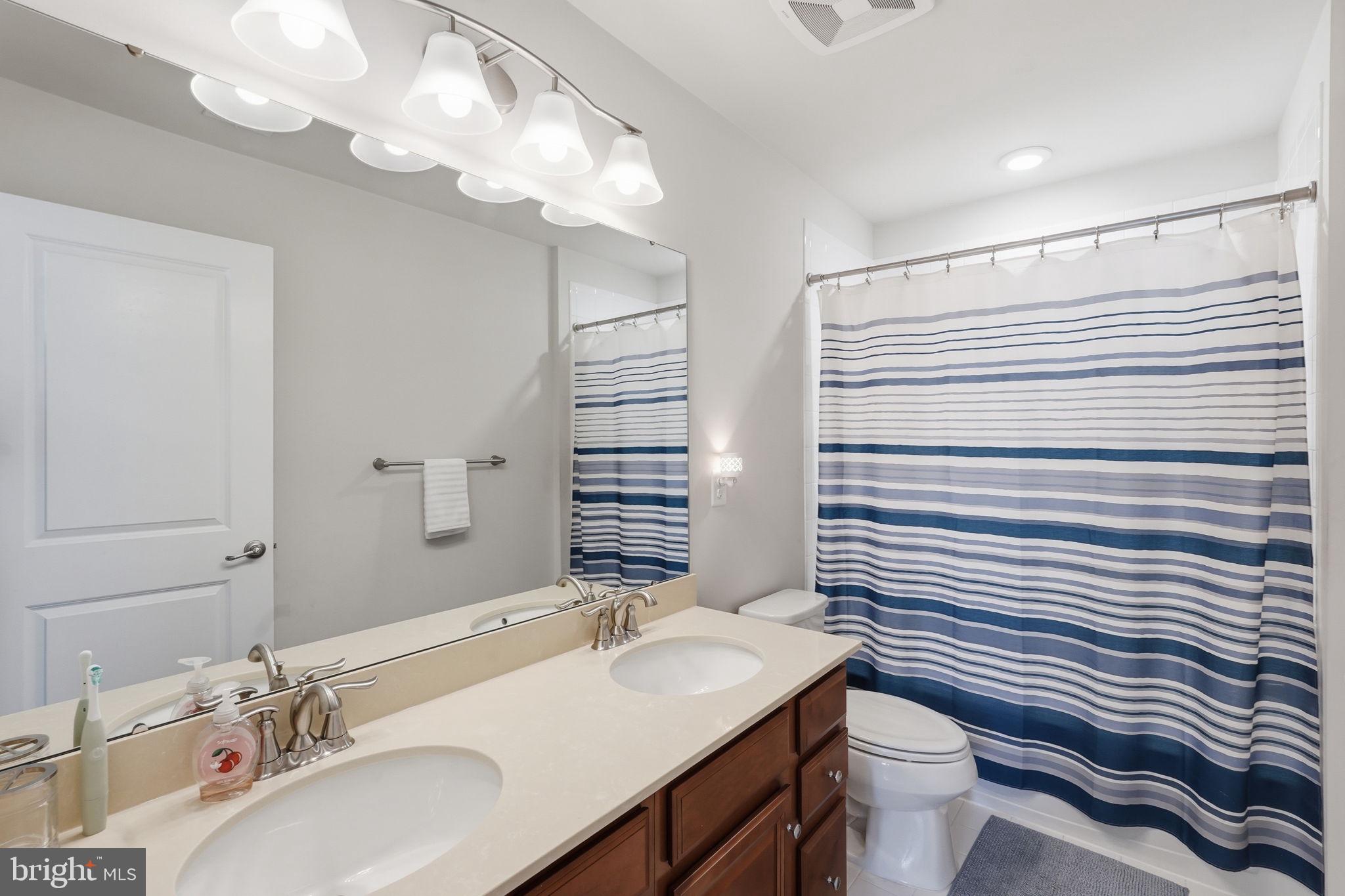 LIBERTY KNOLLS - Residential