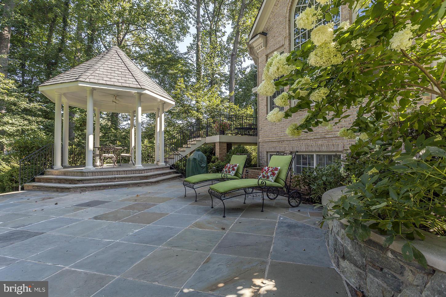 LANGLEY FOREST - Residential