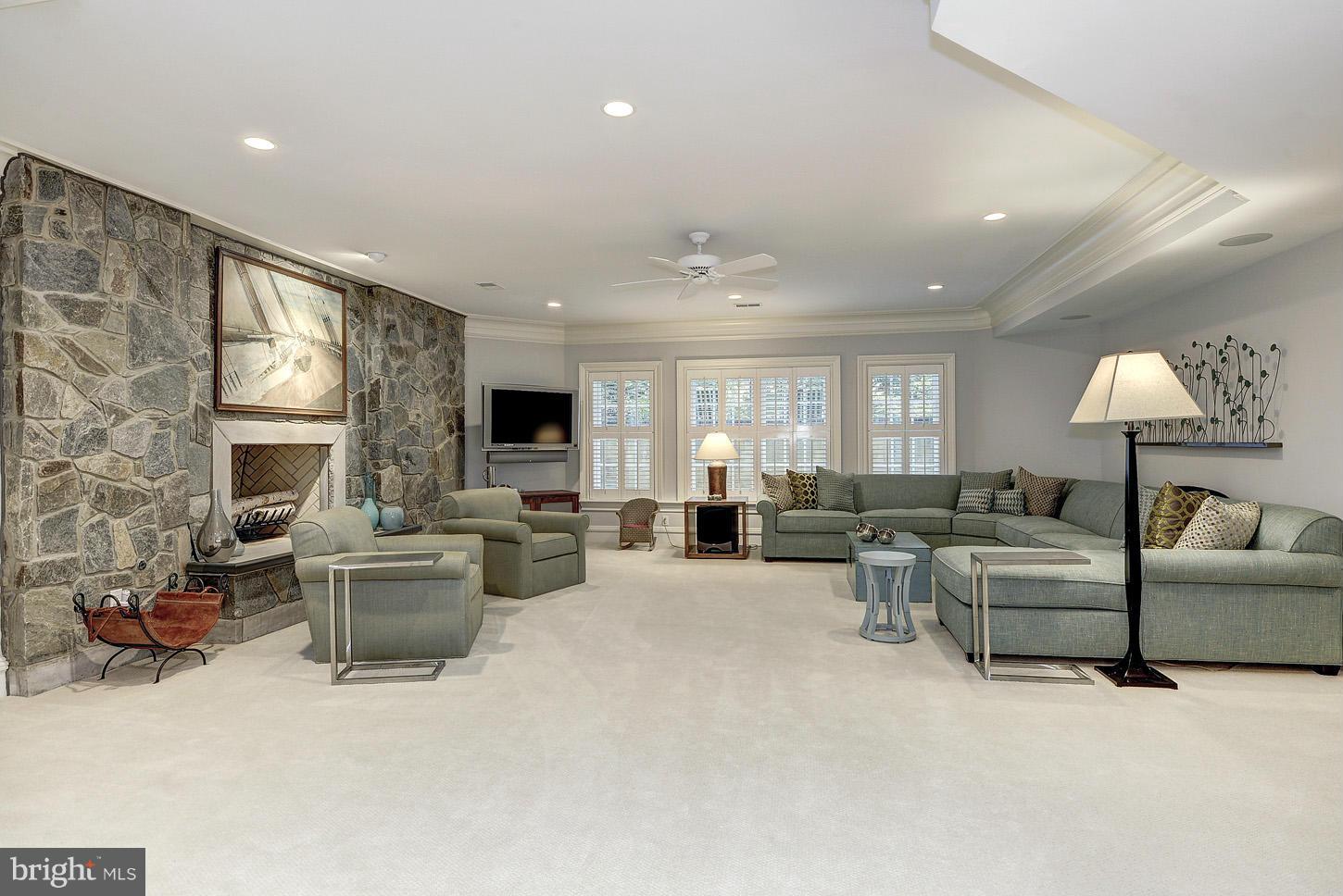 LANGLEY FOREST - Residential