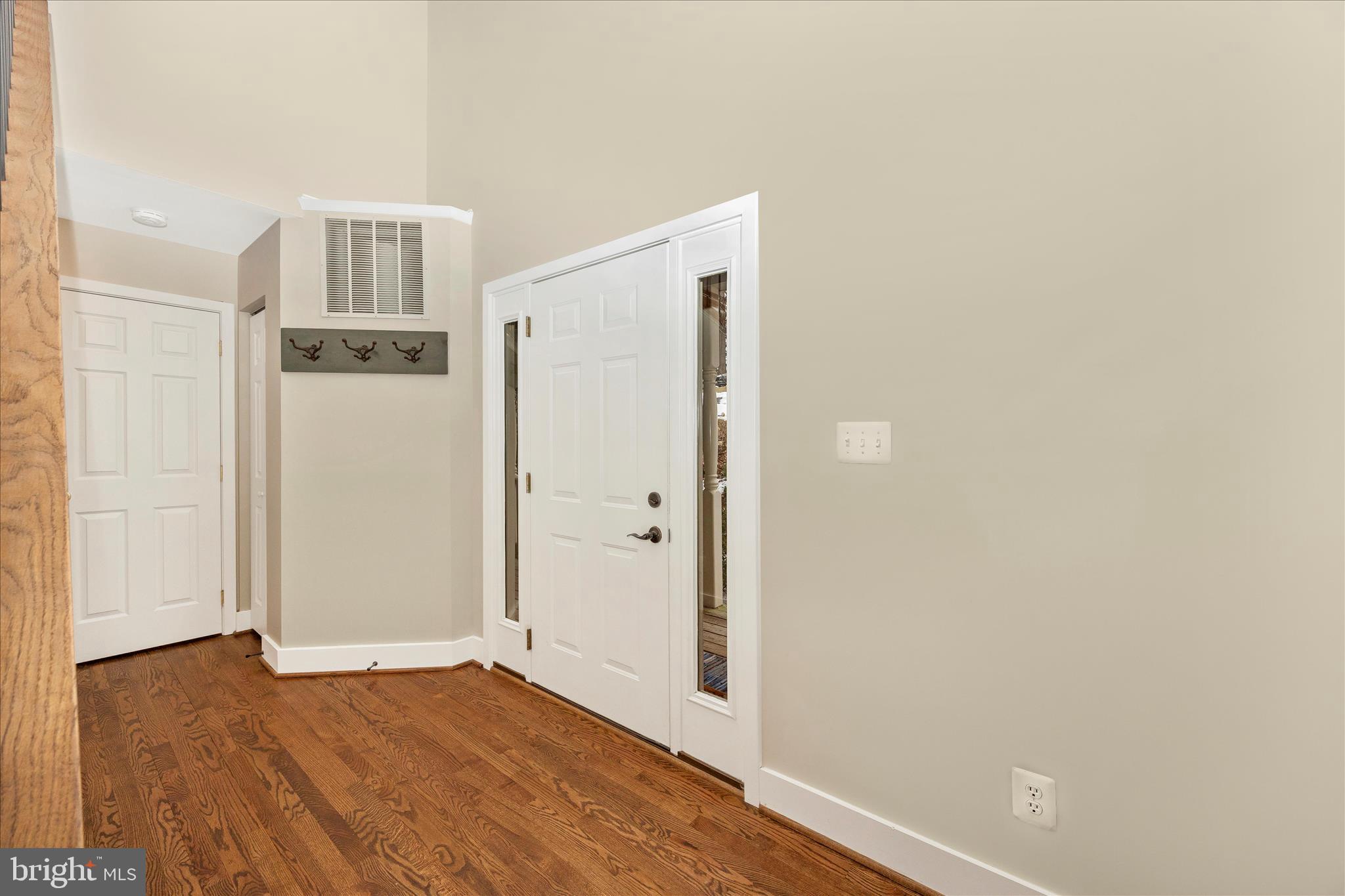 6976 MEADOWPOINT TERRACE