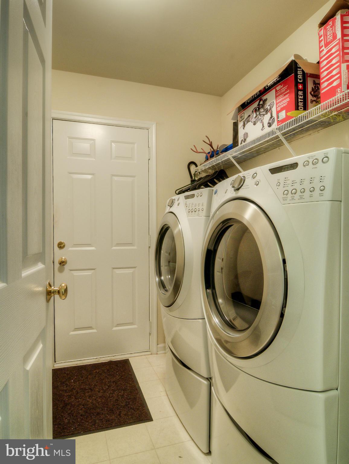 LAKE LAND - Residential