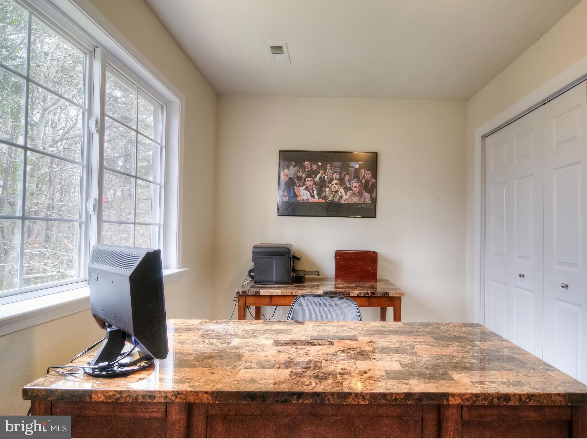 LAKE LAND - Residential