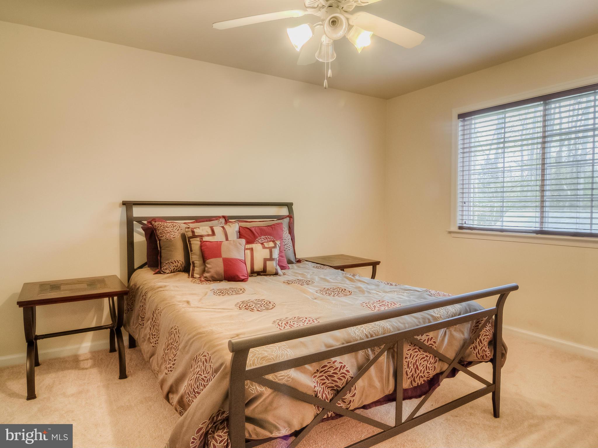 LAKE LAND - Residential