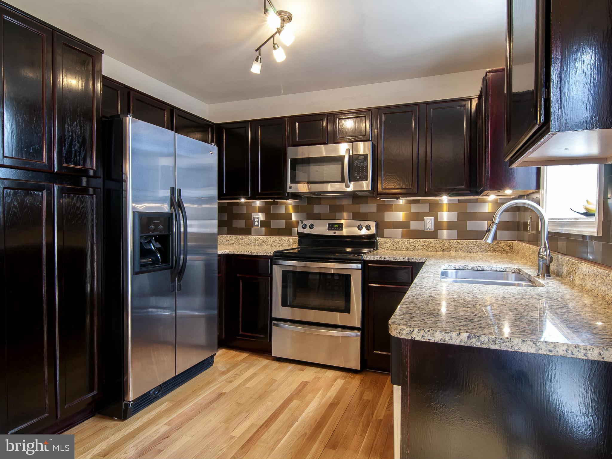 LAKE LAND - Residential