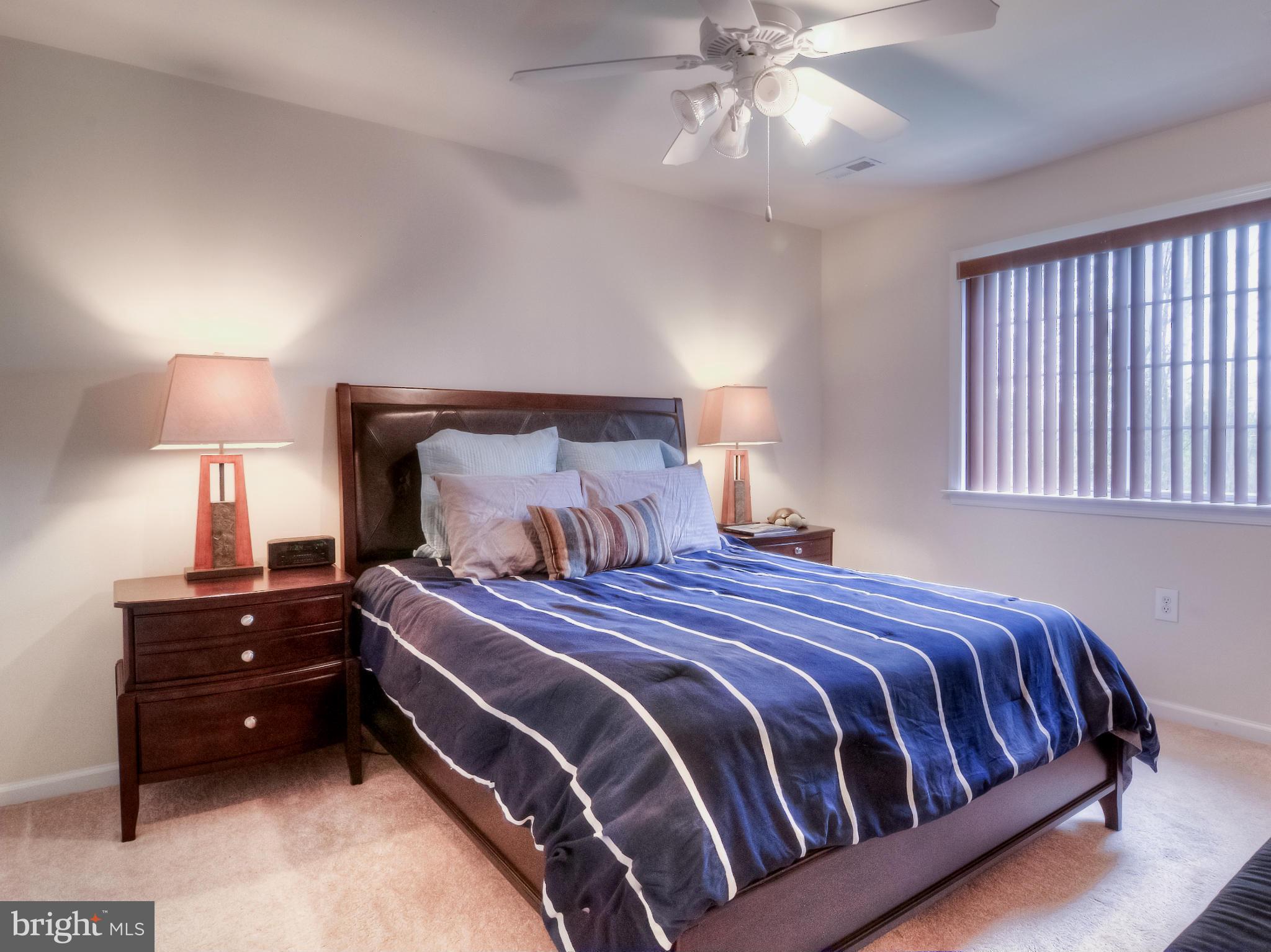 LAKE LAND - Residential