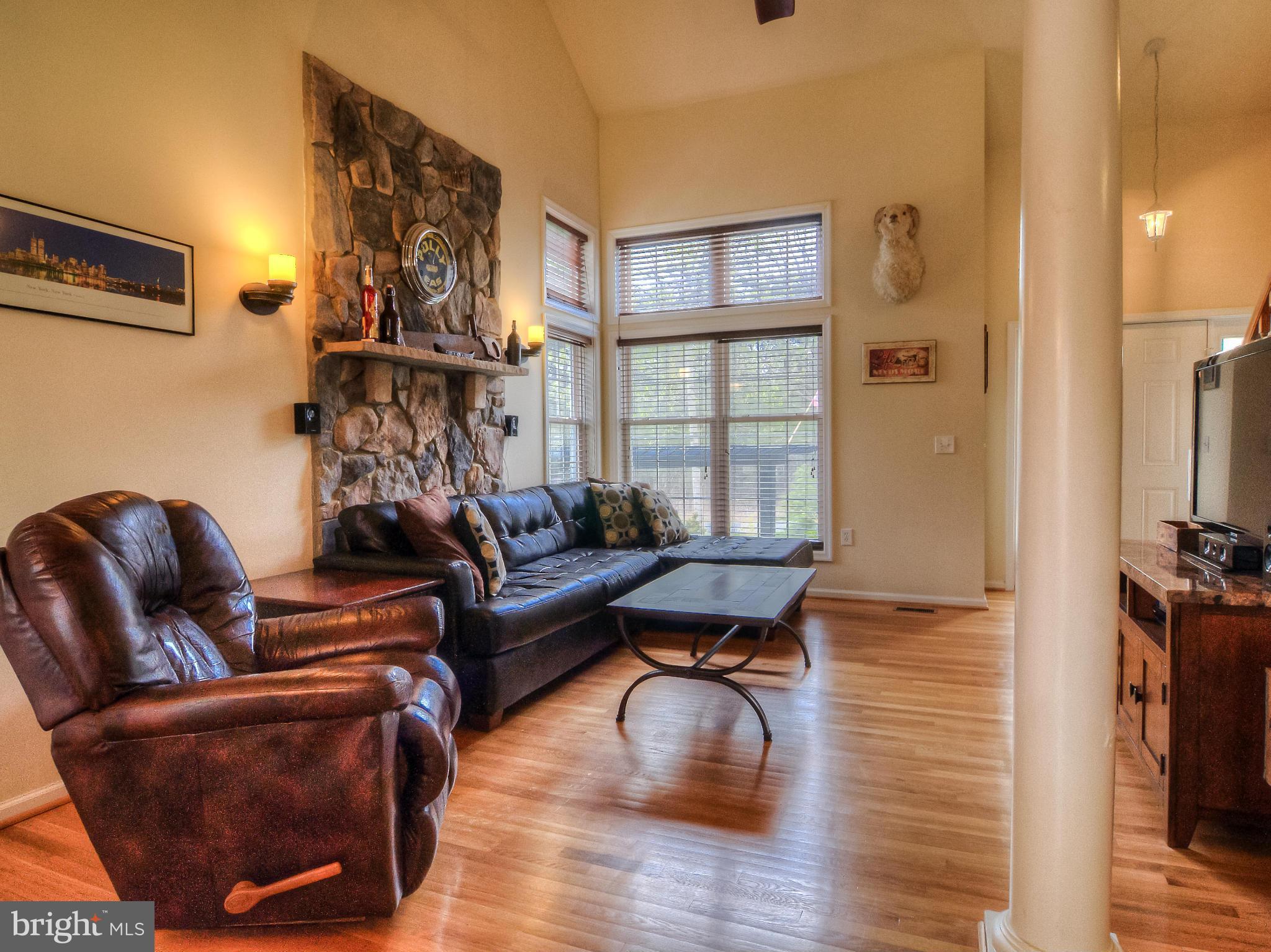 LAKE LAND - Residential