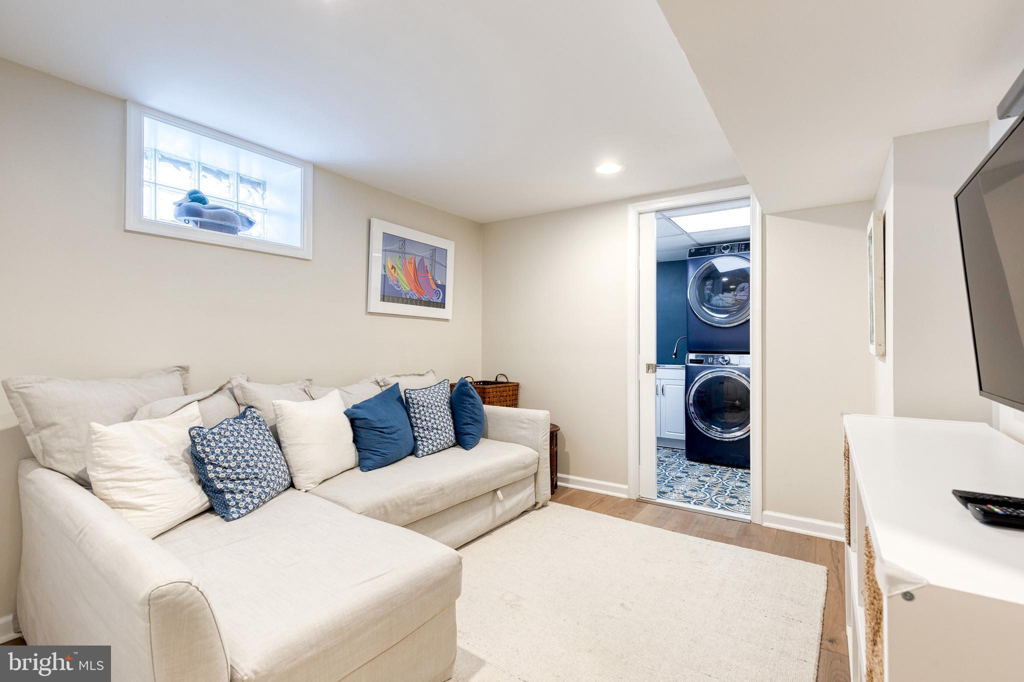 LAKE FALLS - Residential