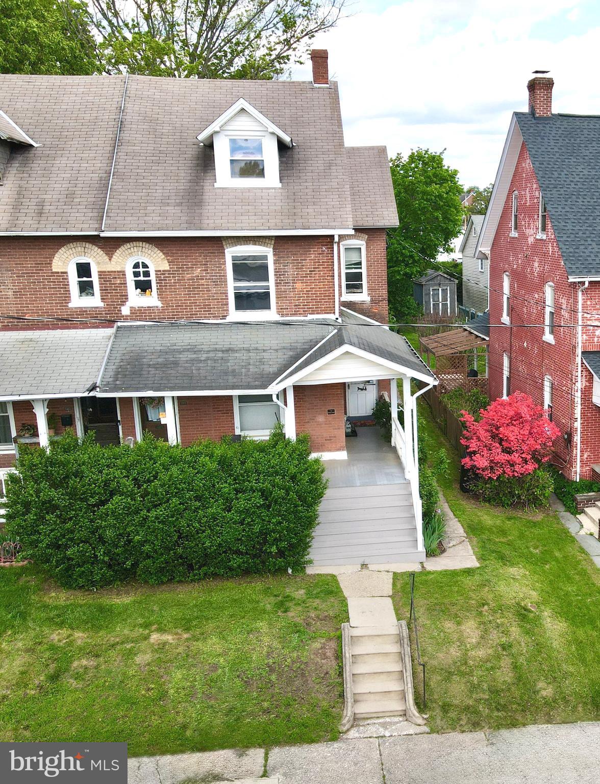 313 W WALNUT STREET