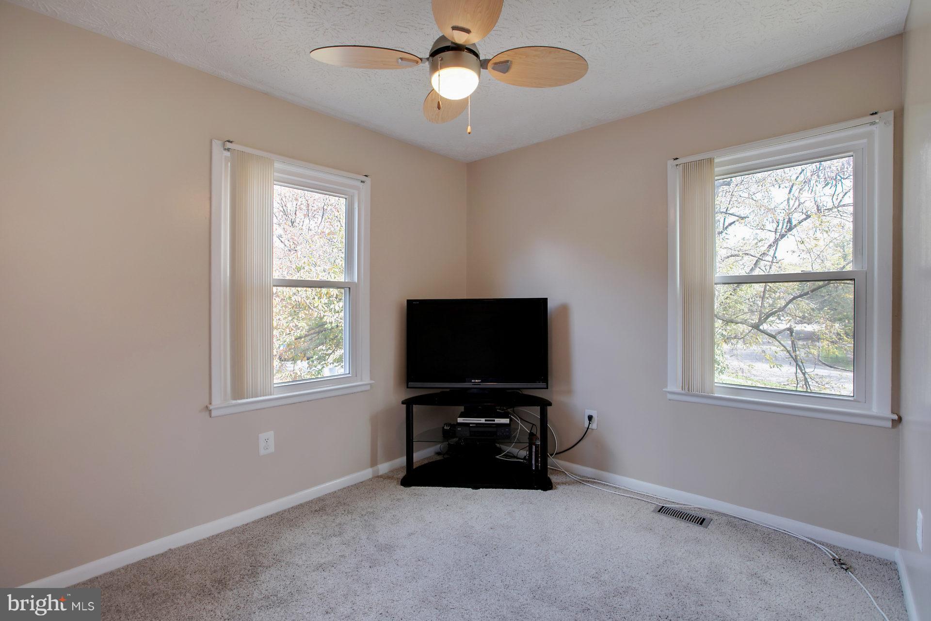 HILLCREST TOWNE - Residential