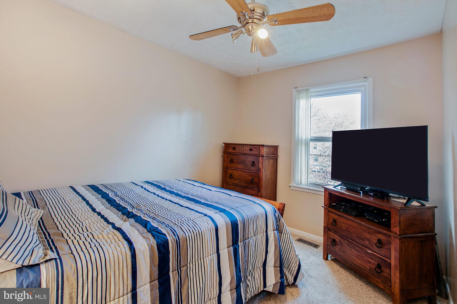 HILLCREST TOWNE - Residential