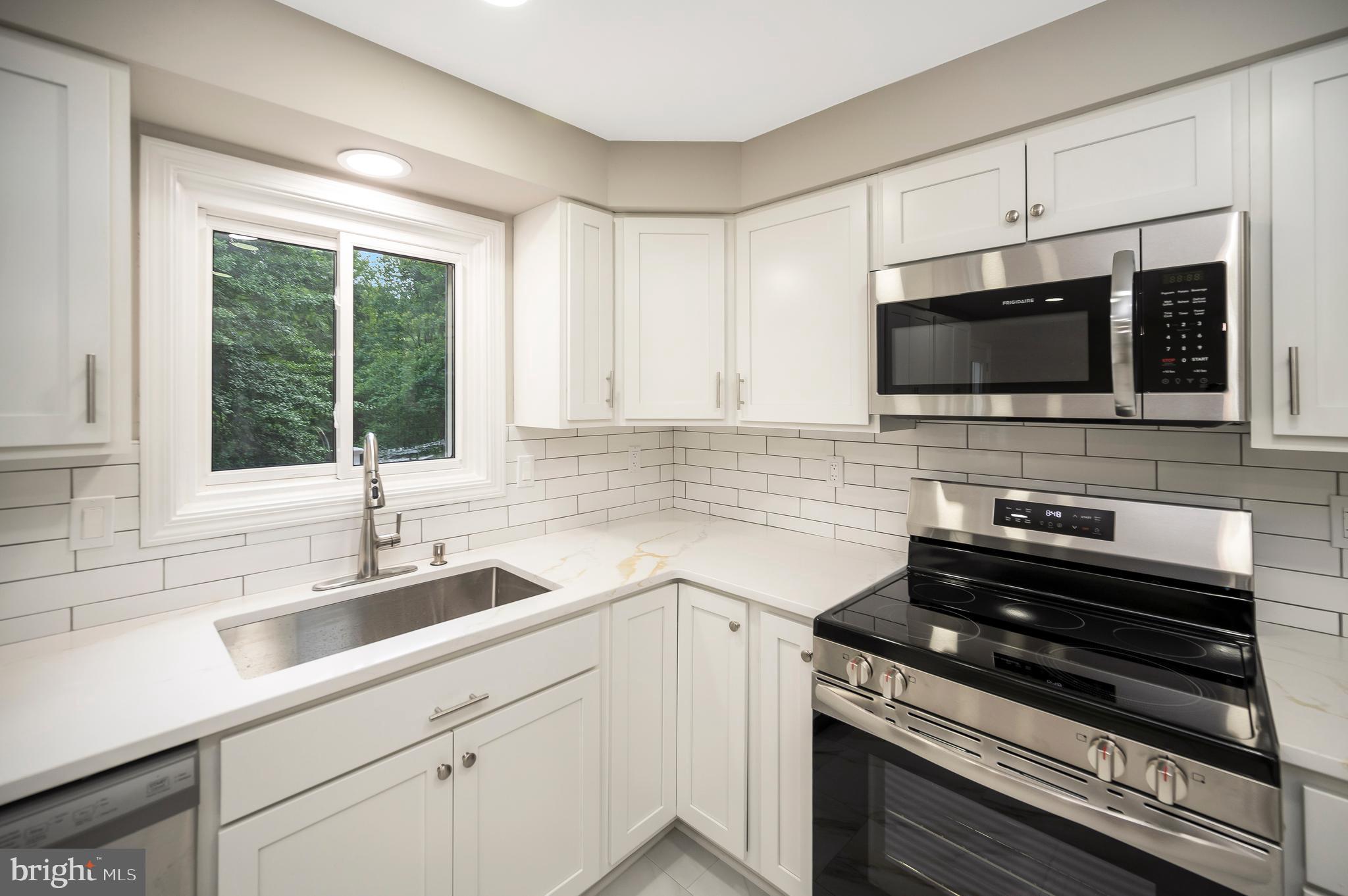 PEPPERMILL EST - Residential