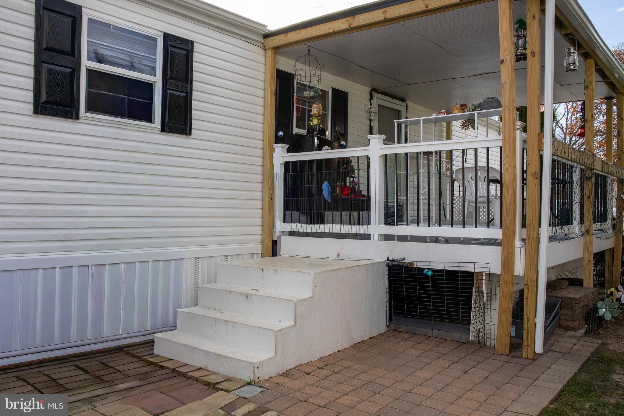 1976 N EAST AVENUE 98