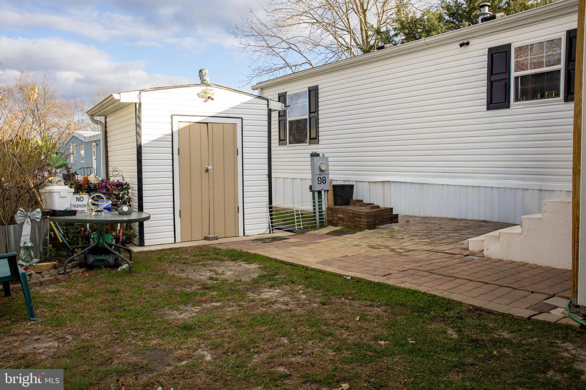 1976 N EAST AVENUE 98