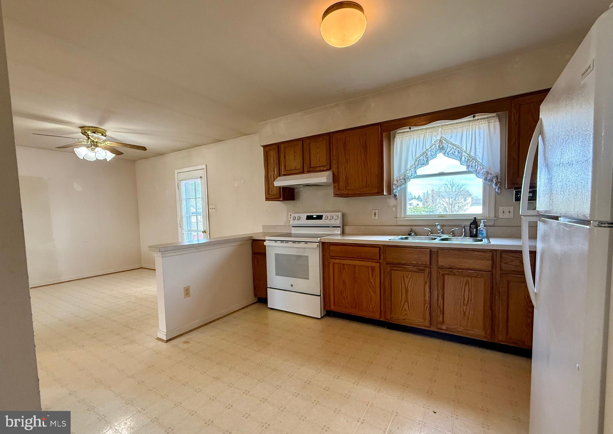 CRESTWOOD KNOLLS PH 3 - Residential