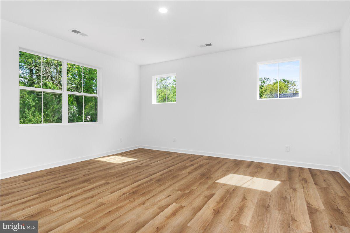 EASTON - Residential