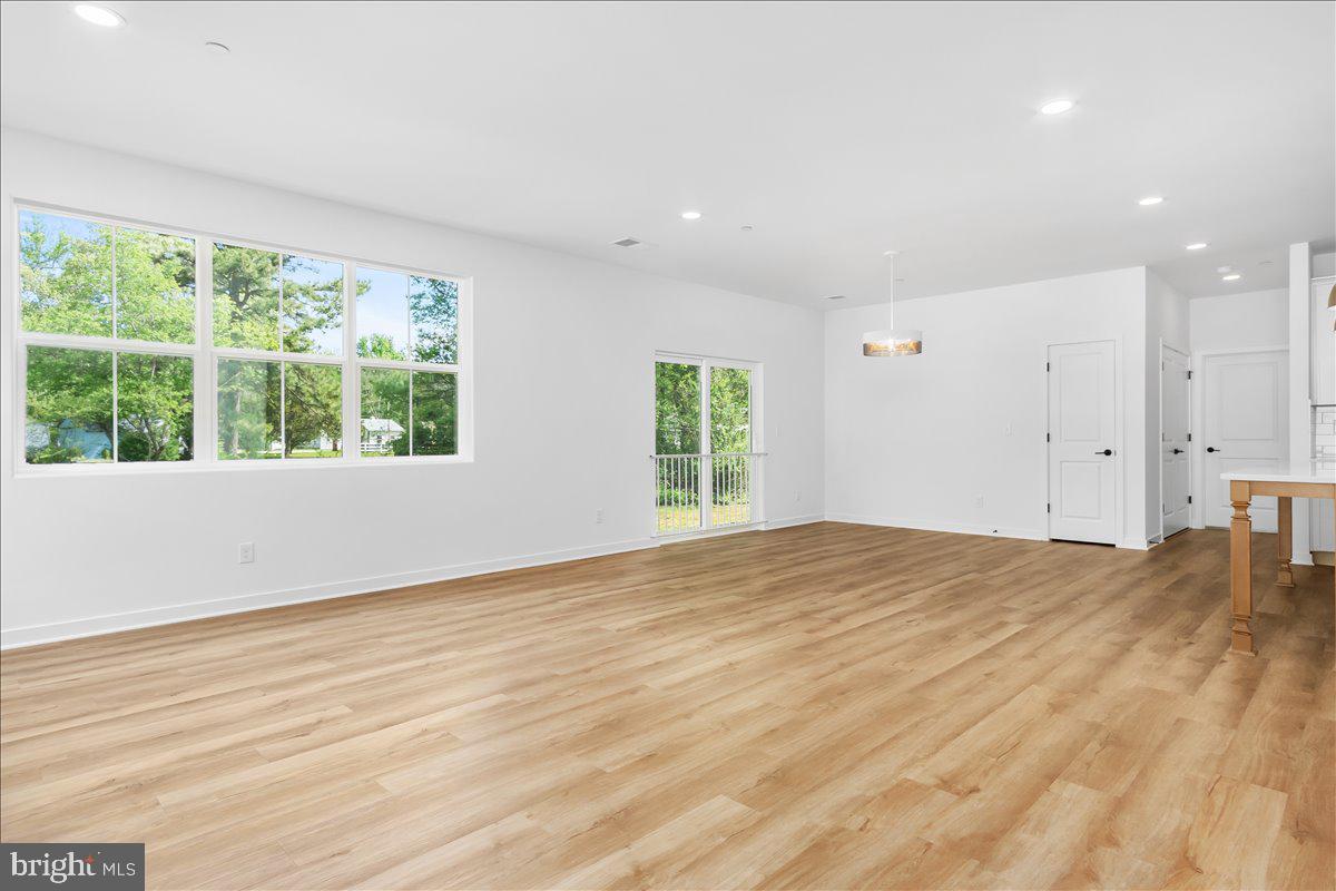 EASTON - Residential