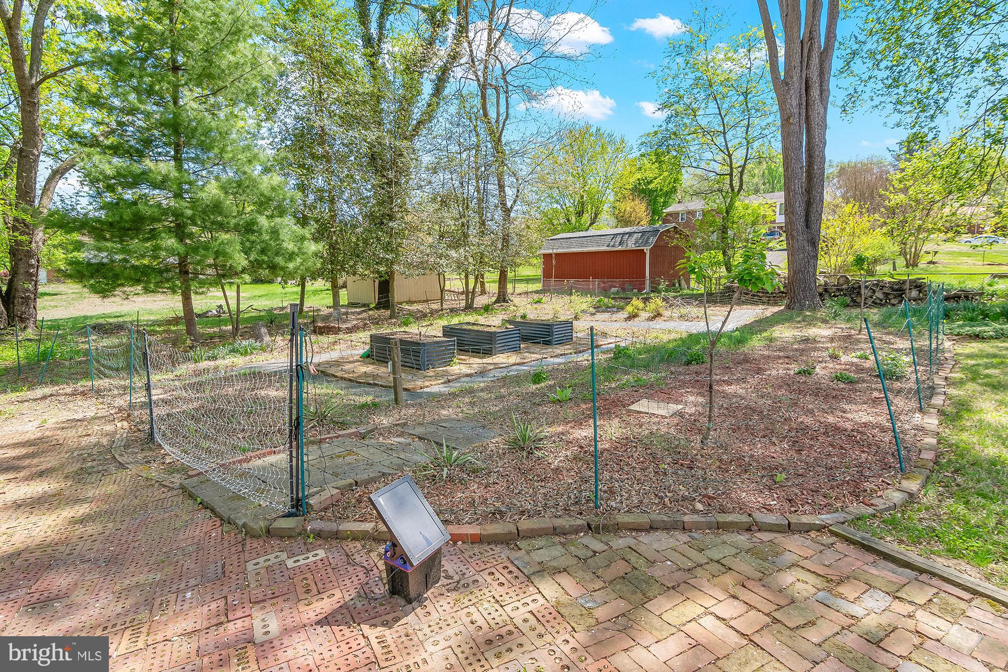 CLINTON ACRES - Residential