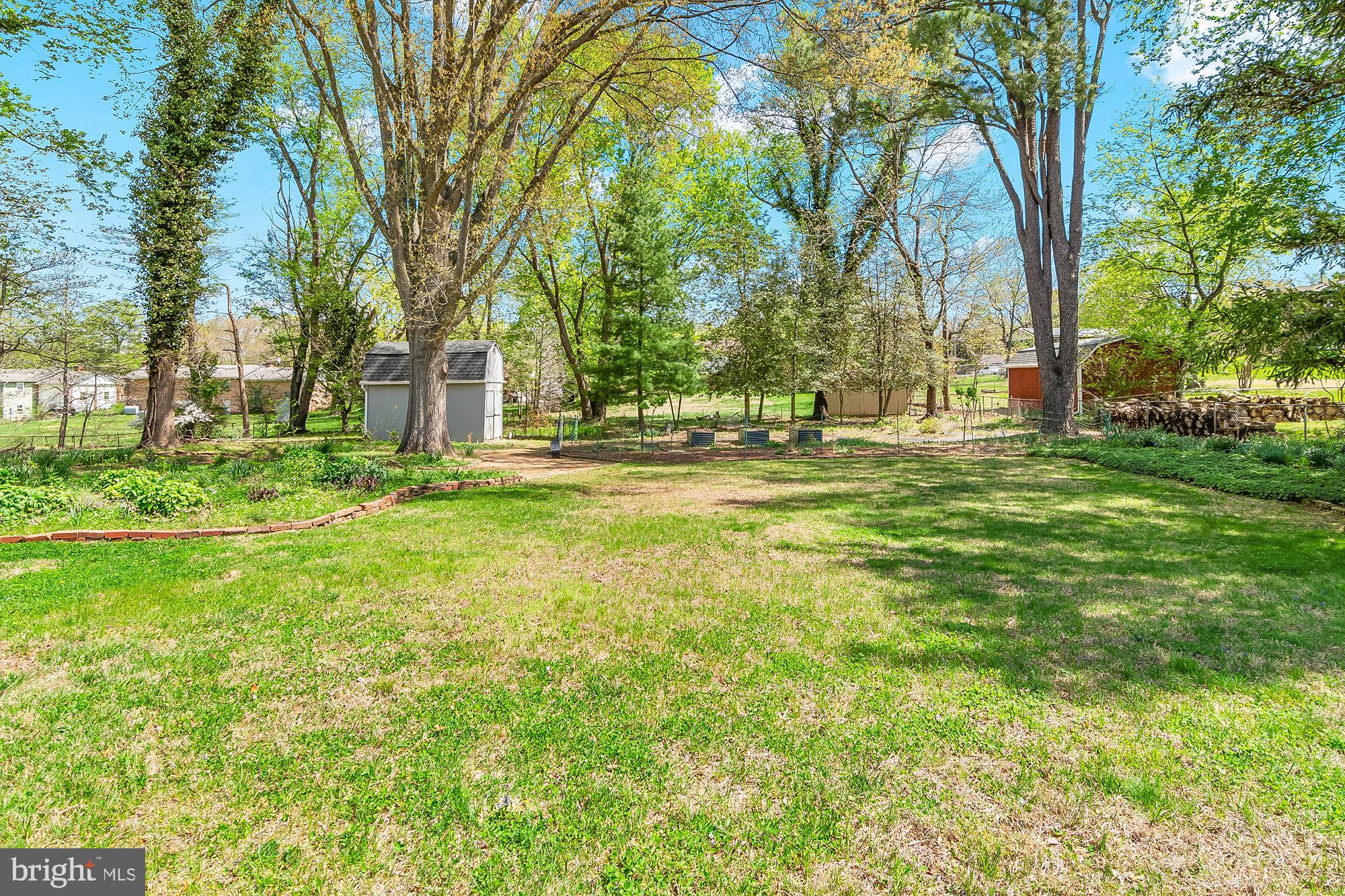 CLINTON ACRES - Residential