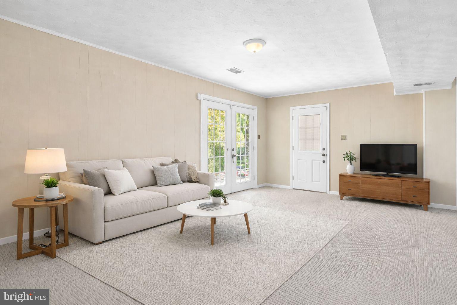 CLINTON ACRES - Residential