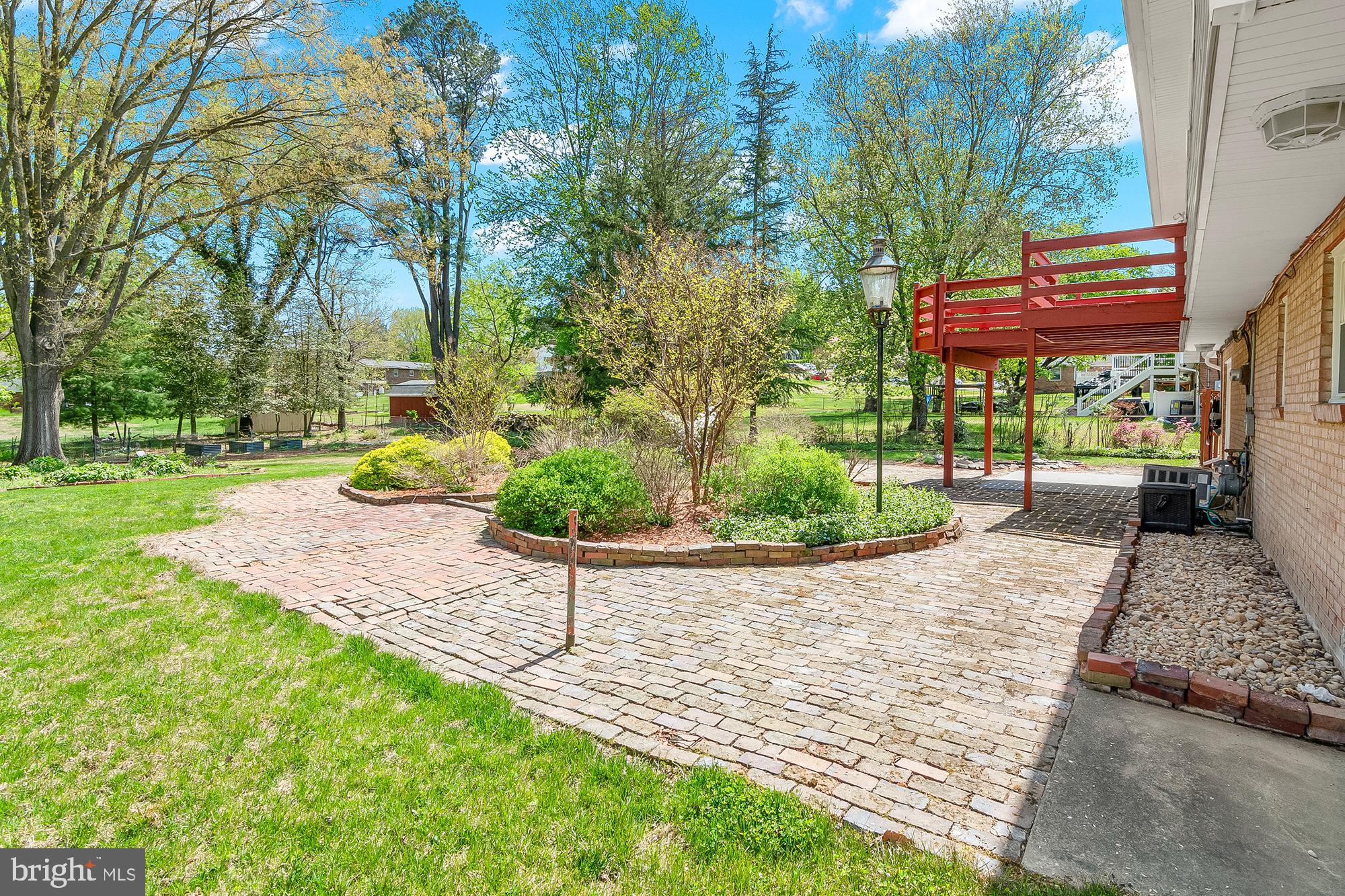 CLINTON ACRES - Residential