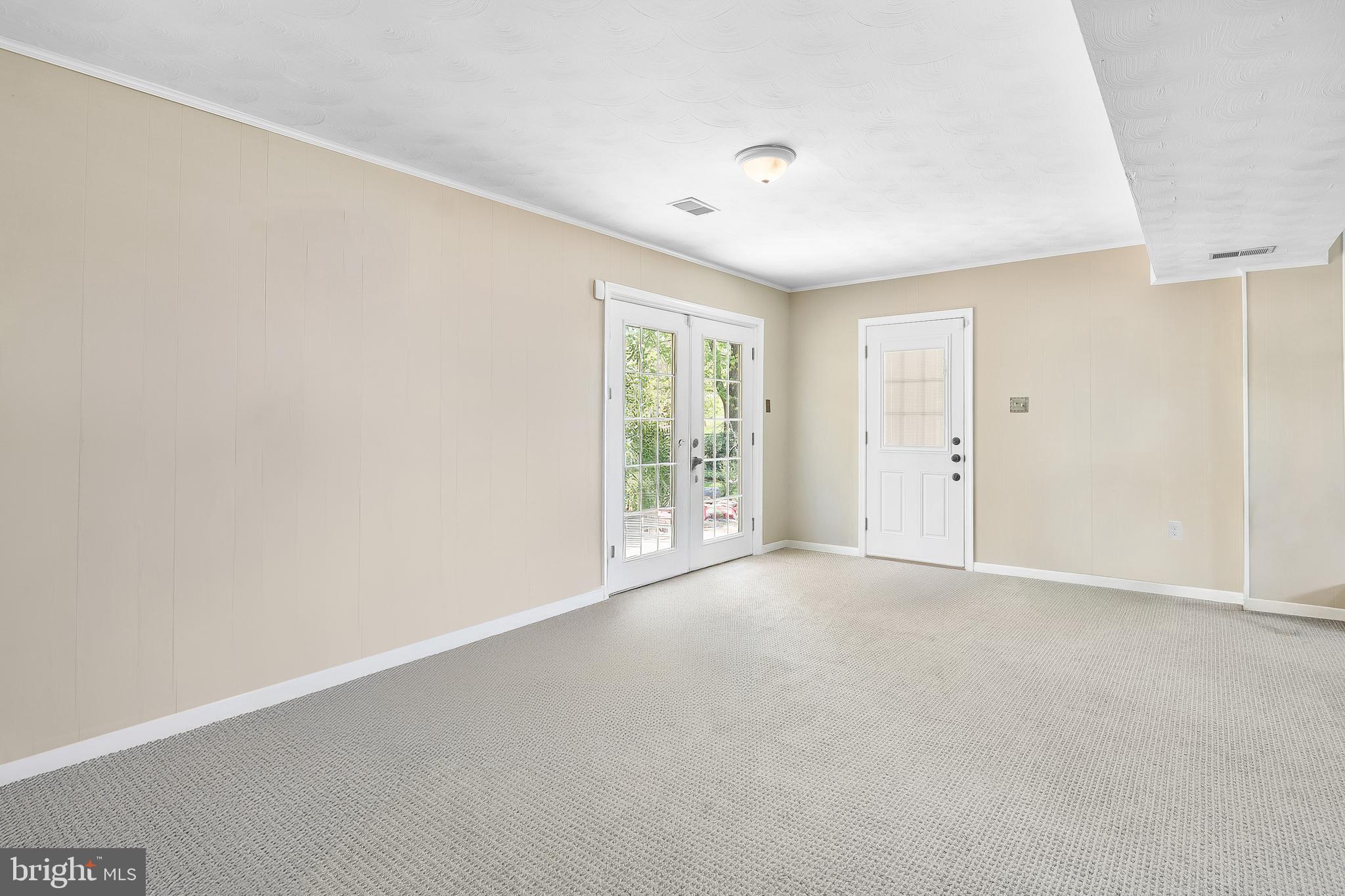 CLINTON ACRES - Residential