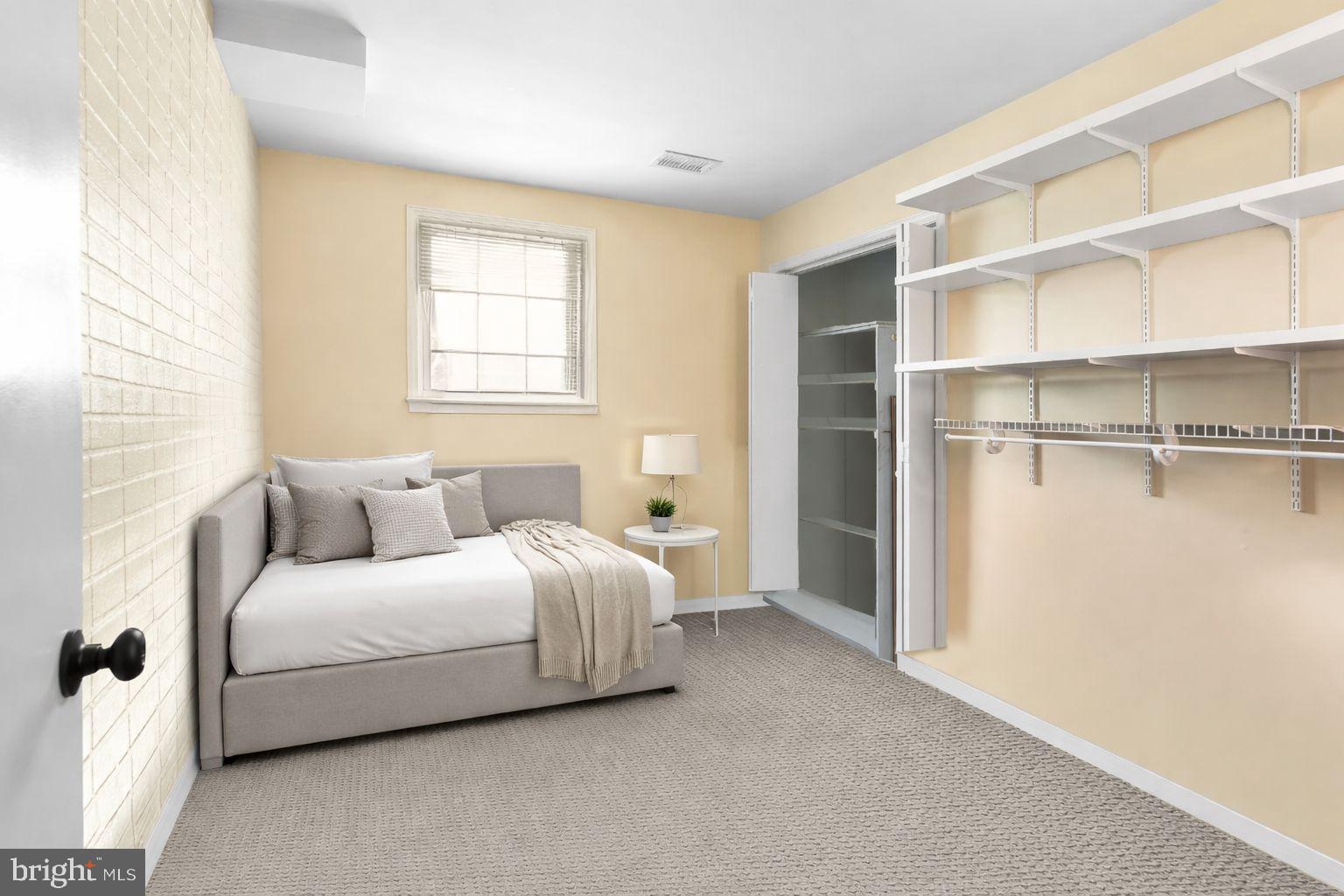 CLINTON ACRES - Residential