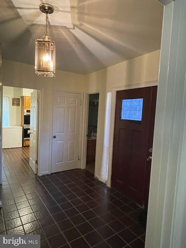 LAKESIDE VILLAS - Residential