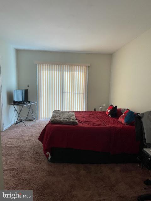 LAKESIDE VILLAS - Residential