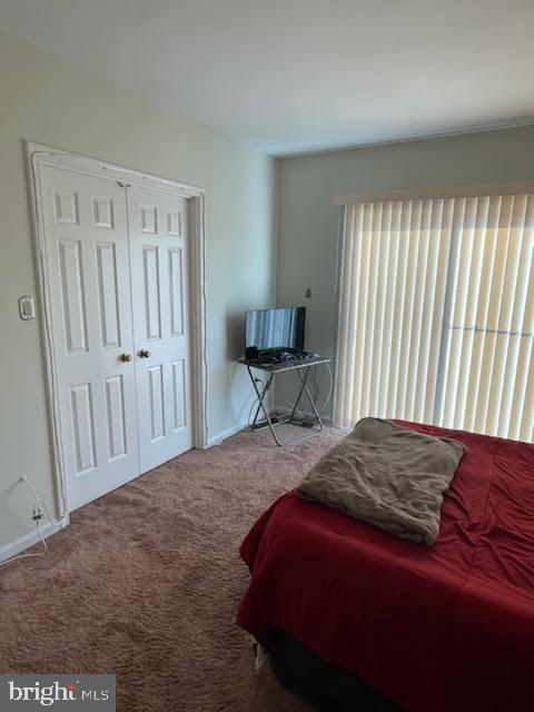 LAKESIDE VILLAS - Residential