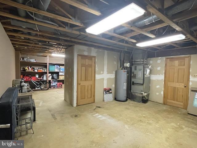 LAKESIDE VILLAS - Residential