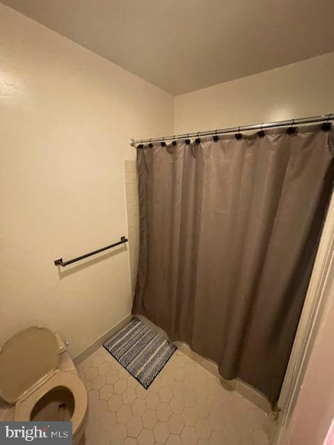 LAKESIDE VILLAS - Residential